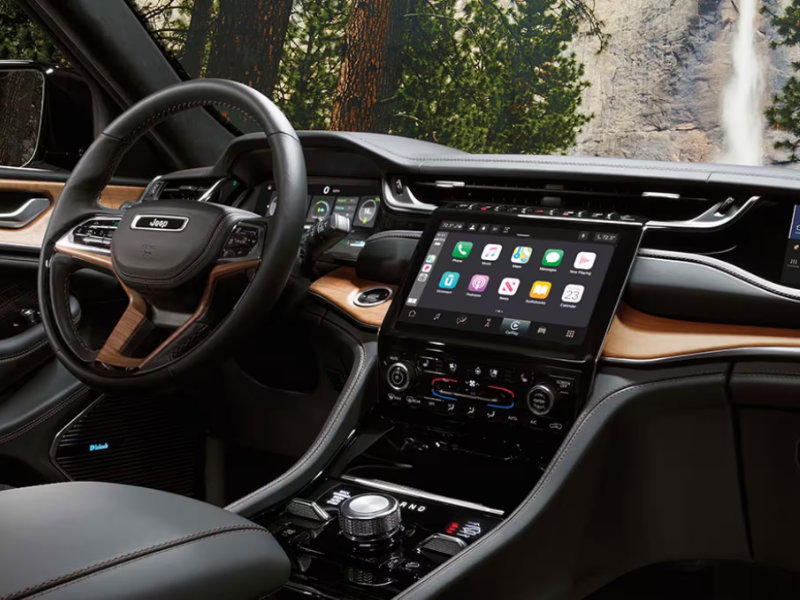 Merrillville, IN - 2024 Jeep Grand Cherokee's Interior