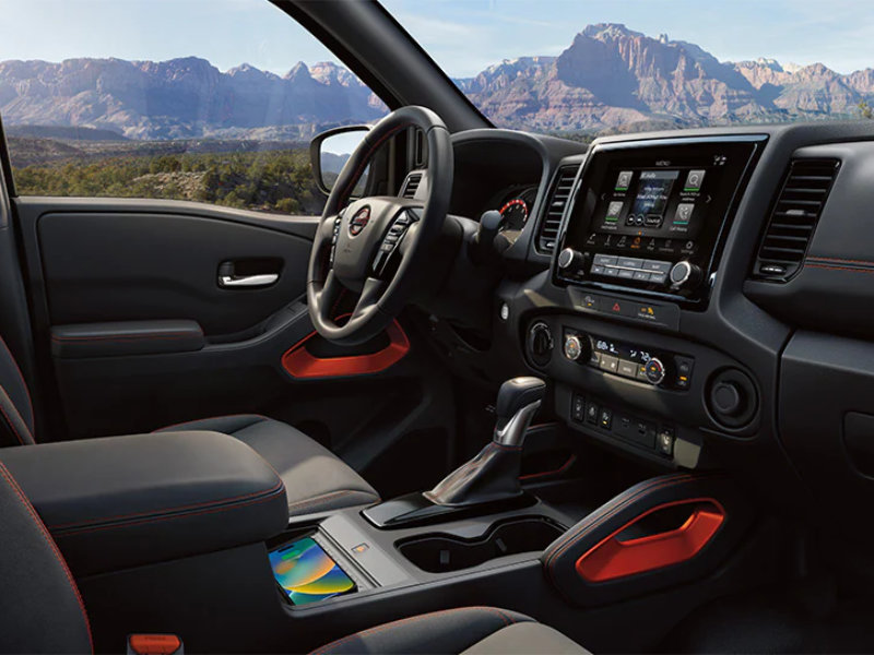 Chicago IL - 2024 Nissan Frontier's Interior