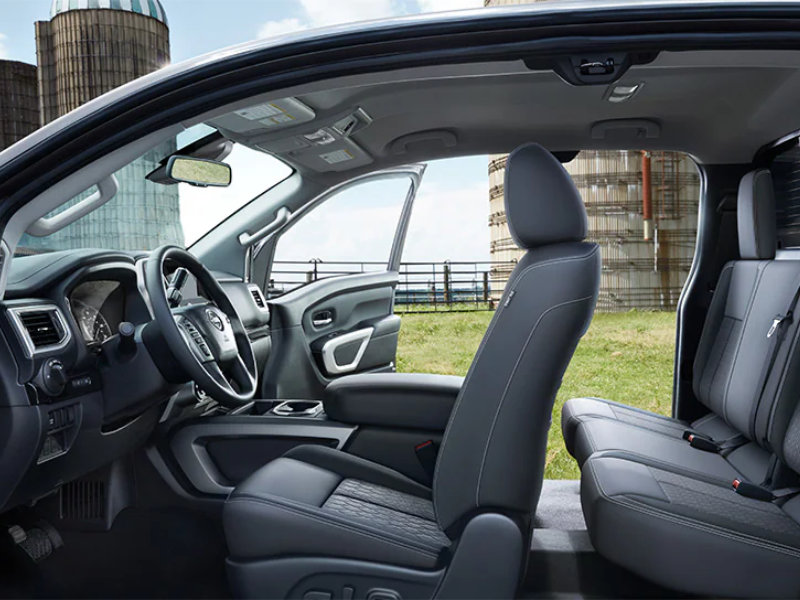 Chicago IL - 2024 Nissan TITAN's Interior