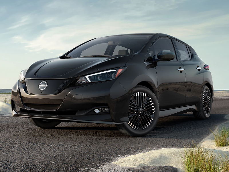 Go green in style with the 2024 Nissan LEAF near Niles IL
