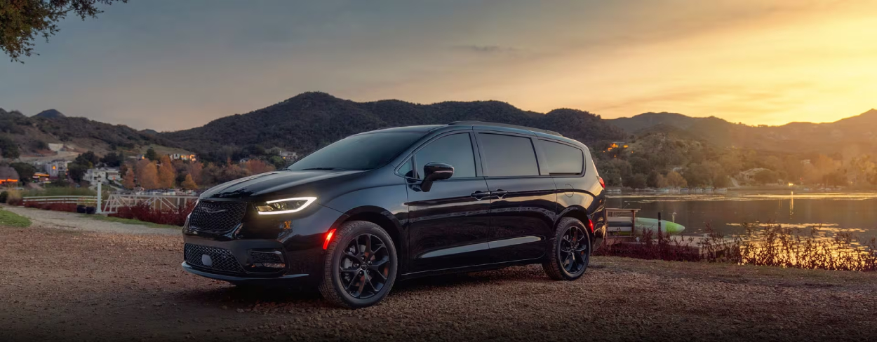 2025 Chrysler Pacifica Trim Levels Explained near Chicago, IL