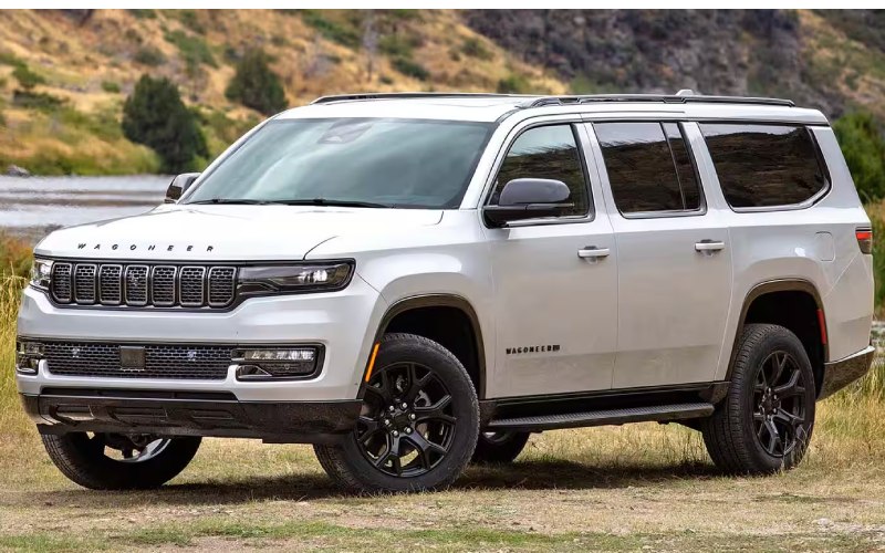 Compare the 2025 Wagoneer vs 2025 Cadillac Escalade near Merrillville, IN