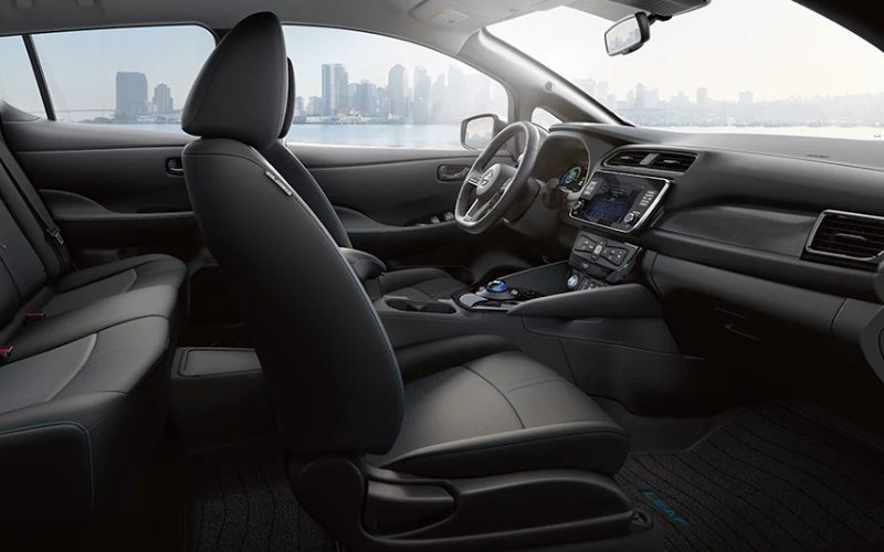 Chicago, IL - 2025 Nissan LEAF's Interior